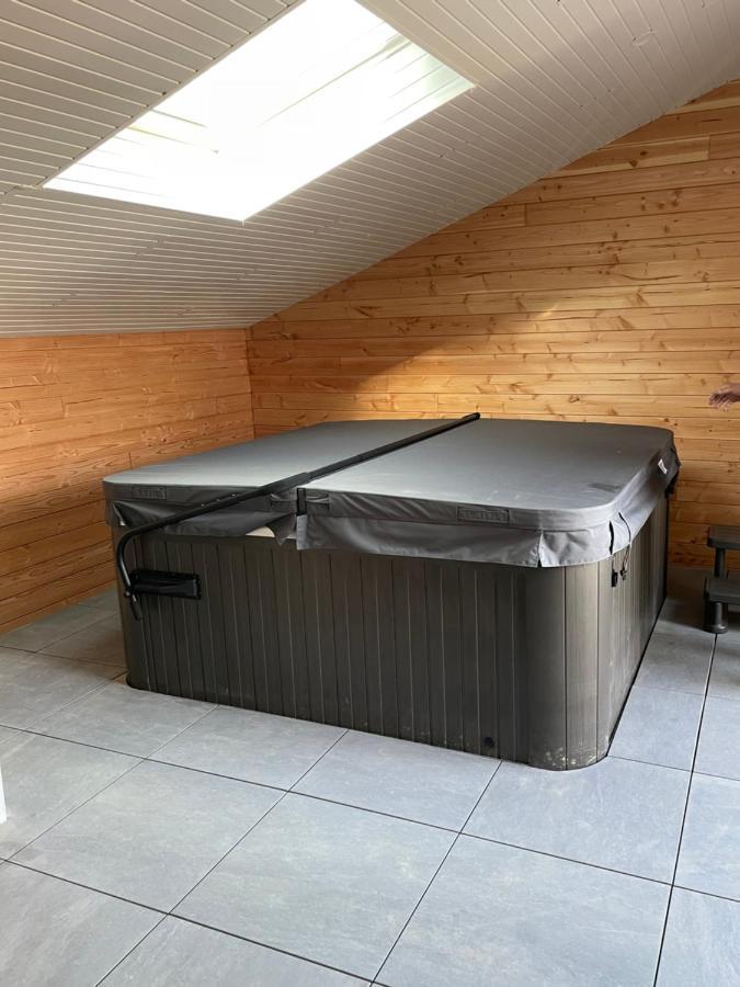 Magnifique Corps De Ferme Renove Avec Jacuzzi Villa Hillion Exterior photo